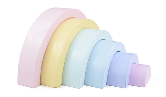 Sette impilatore di legno Toy Jengle Arched dell'arcobaleno di colore 13.5cm