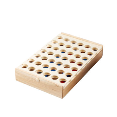 I pezzi degli scacchi di legno 4cm educativi di fila hanno messo il regalo di compleanno dei bambini