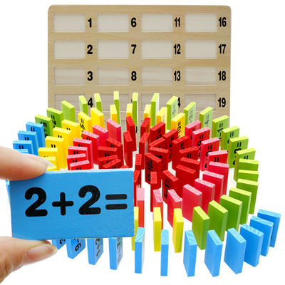 I blocchetti di legno di domino del Basswood 120pc hanno fissato il raduno che costruisce Montessori