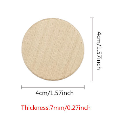La corteccia di albero i dischi di legno naturali di 5cm che circondano il legno affetta gli ornamenti dei ritagli