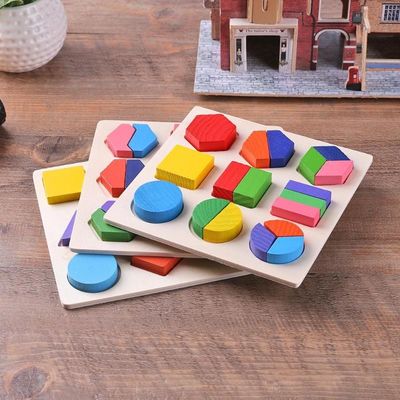 Ordinando il bambino di legno di Montessori gioca la scuola materna di legno geometrica dei blocchi 15cm