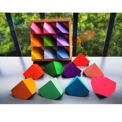pietra di legno di puzzle di legno del fiore dell'arcobaleno di 2300g 4cm che impila gioco