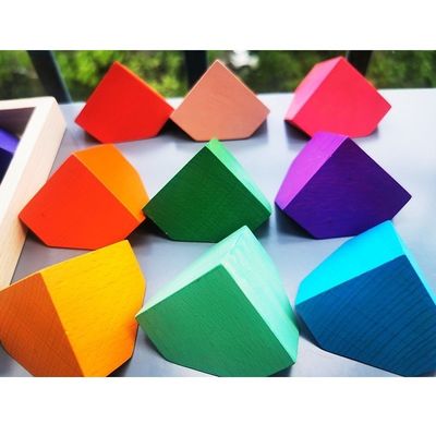 pietra di legno di puzzle di legno del fiore dell'arcobaleno di 2300g 4cm che impila gioco