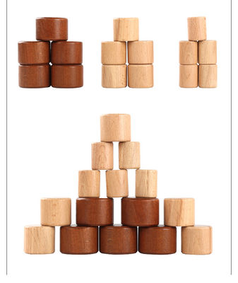 Particelle elementari di legno dell'equilibrio della luna del Montessori dei bambini