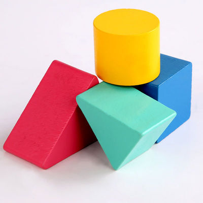 Blocchetti d'equilibratura d'apprendimento in anticipo della luna di legno di Montessori del bambino
