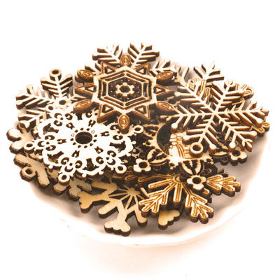 Album per ritagli che dipingono i mestieri di legno fatti a mano del modello del fiocco di neve