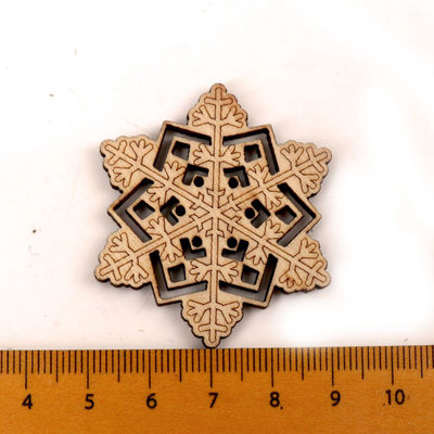 Album per ritagli che dipingono i mestieri di legno fatti a mano del modello del fiocco di neve