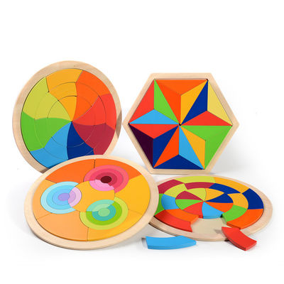 Blocchetti di legno di puzzle dell'arcobaleno di sviluppo di prima infanzia