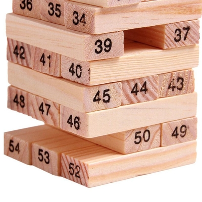 La torre di ruzzolamento di legno impilata di 54 dei pezzi bambini di Digital marrone chiaro