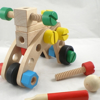 L'automobile Toy Solid Wood Assembly Intelligence dell'Assemblea dello smontaggio di intelligenza del beneficio dei bambini 30 pezzi avvita il giocattolo