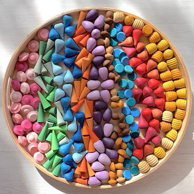 Il bambino che il costruttore di legno ha messo l'arcobaleno di legno nordico blocca il bambino educativo G del bambino dei bambini dei giocattoli di Montessori delle parti sciolte