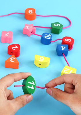 Le perle educative animali di Montessori dell'orologio in rilievo di legno variopinto di Digital imbarazza gli aggeggi che abbinano l'orologio Toy Kid