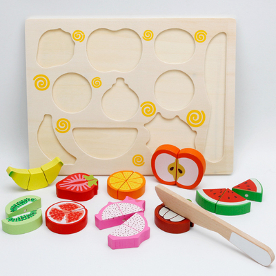 Taglio di legno della frutta delle verdure dei giocattoli della cucina fissato per i bambini