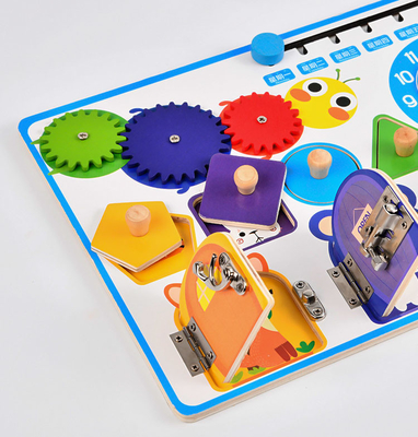 Orologio di legno del calendario di Montessori che sblocca bordo per le ragazze dei ragazzi
