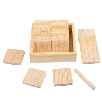 Parola di legno di Montessori che compita il bordo Pen Control Training di pratica della scanalatura