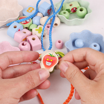 I giocattoli di legno di Montessori passa il gioco di per la matematica di Brain Training Clip Beads Puzzle